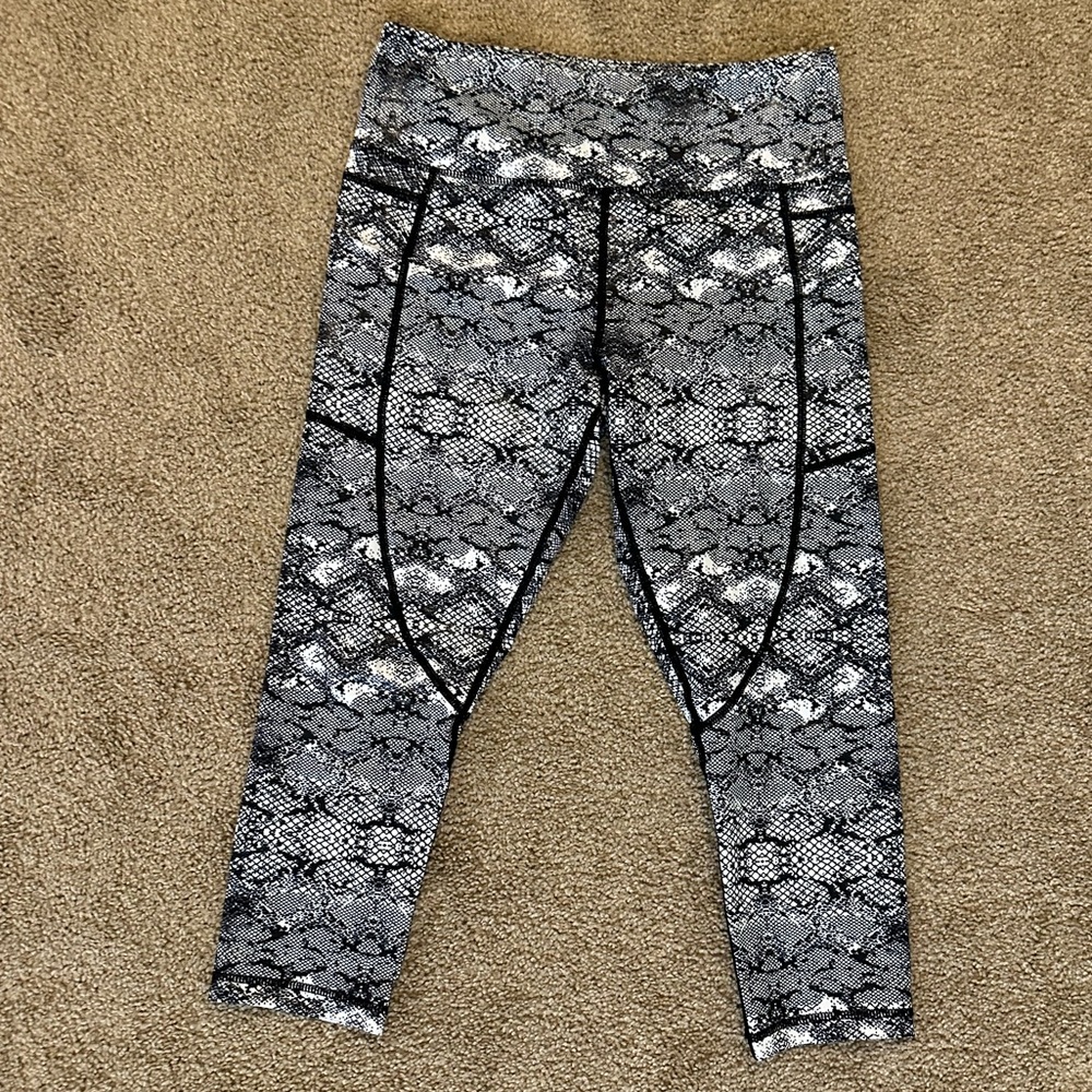 ZYIA Black and Gray Patterned Leggings